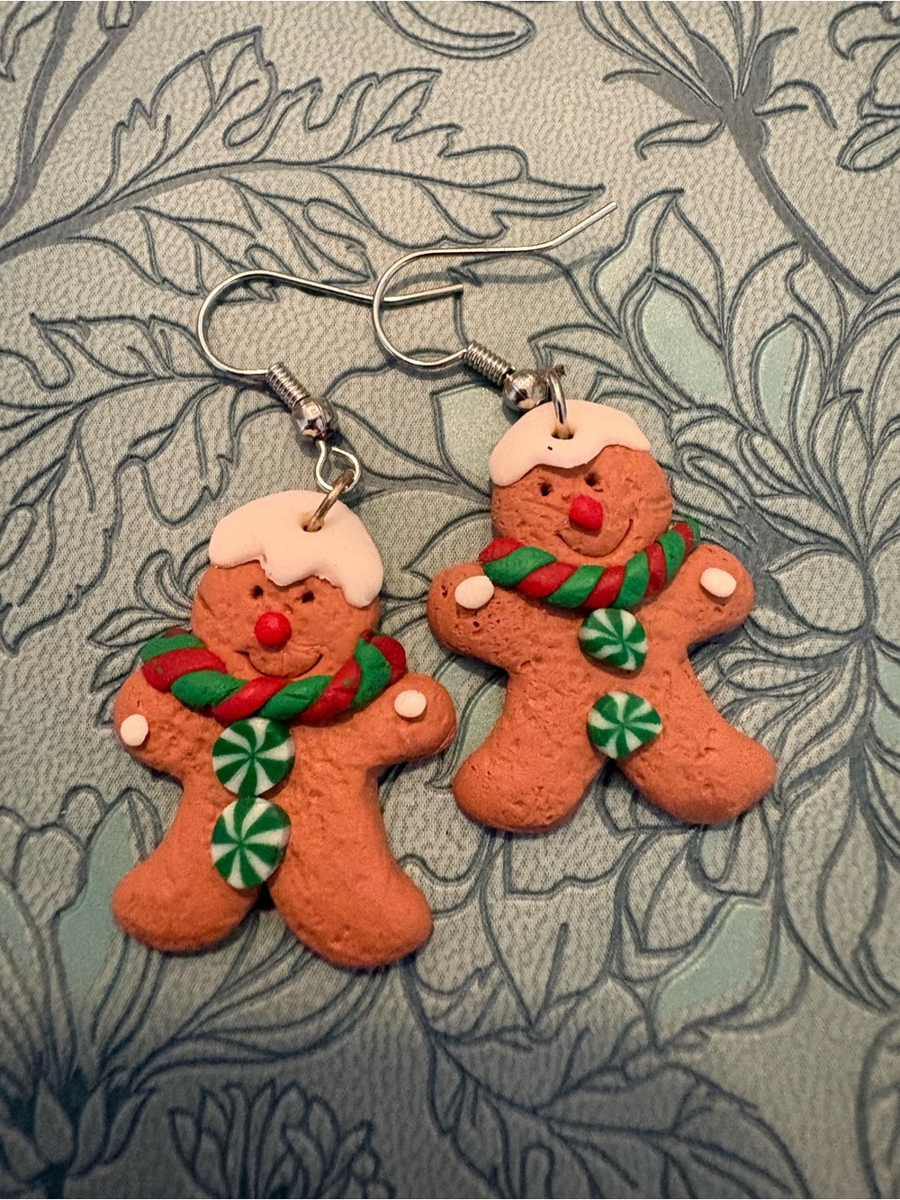 Gingerbread men earrings